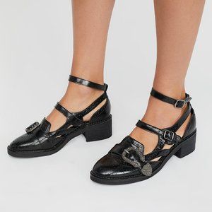 [ISO] Free People Thunderbird Oxford in Bl…